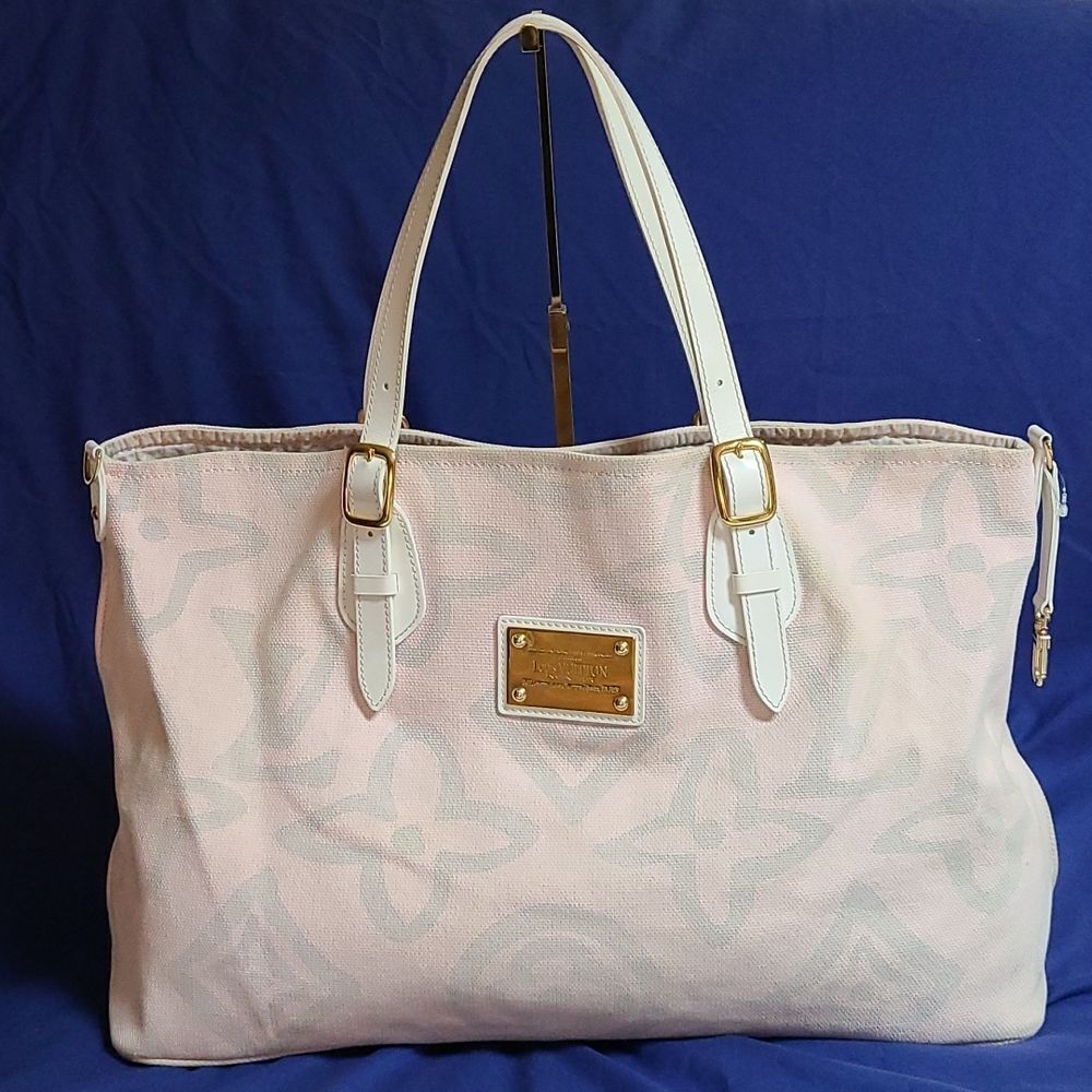 💯 Authentic Louis Vuitton Tote Bag 🍀 - Picture 8 of 17